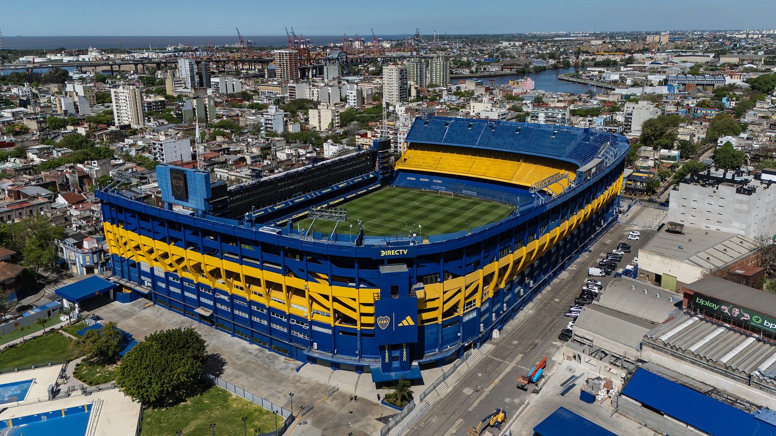 Vista aérea de La Bombonera, el estadio de Boca Juniors en el barrio de La Boca, Buenos Aires, en octubre de 2025
